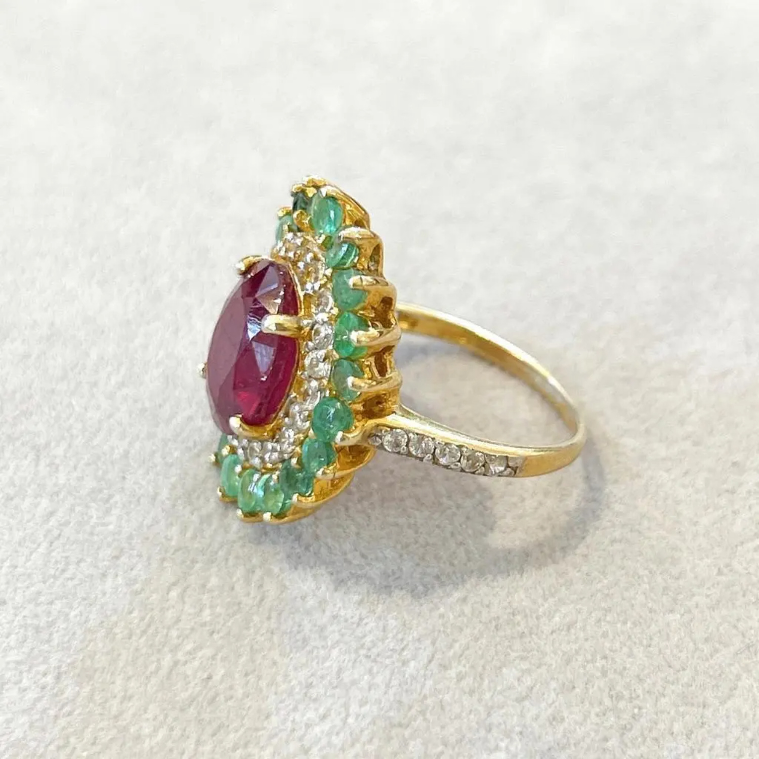 The Bochic “Orient” vintage ring