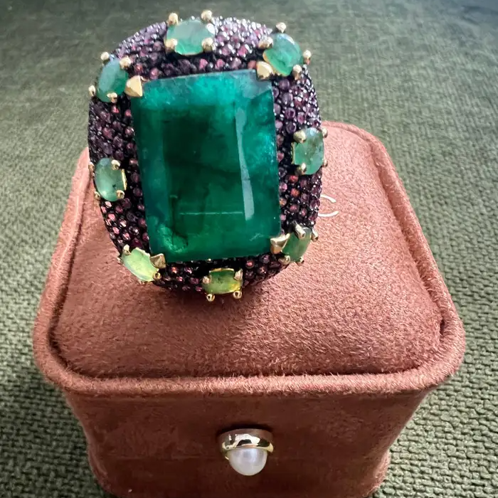 Bochic “Capri” 20 Carat Emerald & Pink Fancy Sapphire Ring Set 18K Gold & Silver