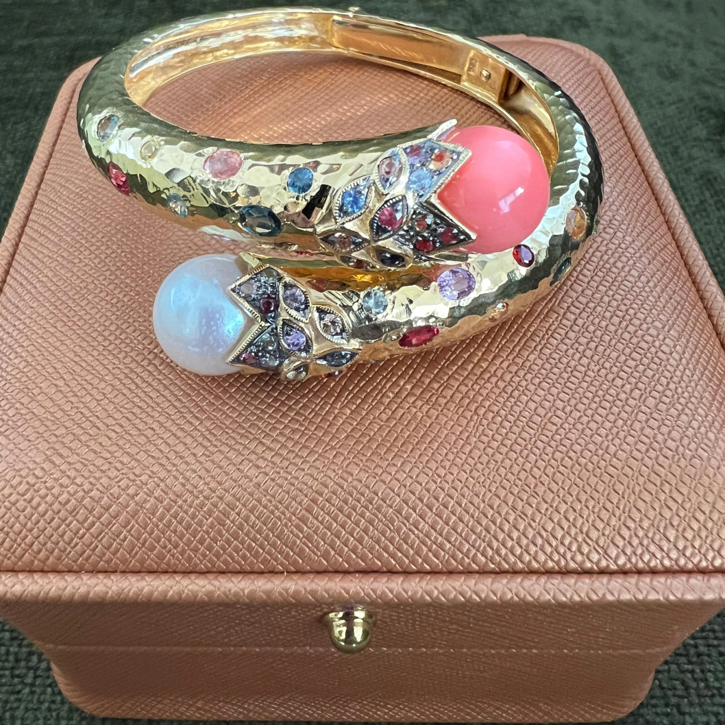 Bochic “Orient” Bangle Set In 18K Gold & Silver With Salmon Coral & Sapphires